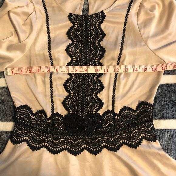 Anthropologie Adalyn Rae Cream Blouse Size S Preloved Condition - Picture 9 of 10